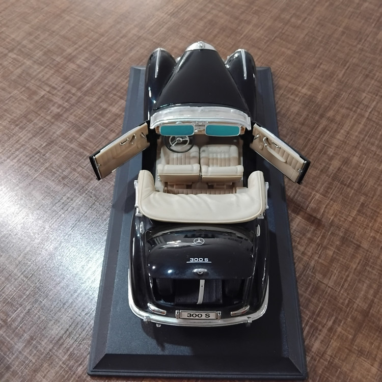 ماکت فلزی مرسدس بنز کلاسیک مدلs 300 (maisto) سال 1955