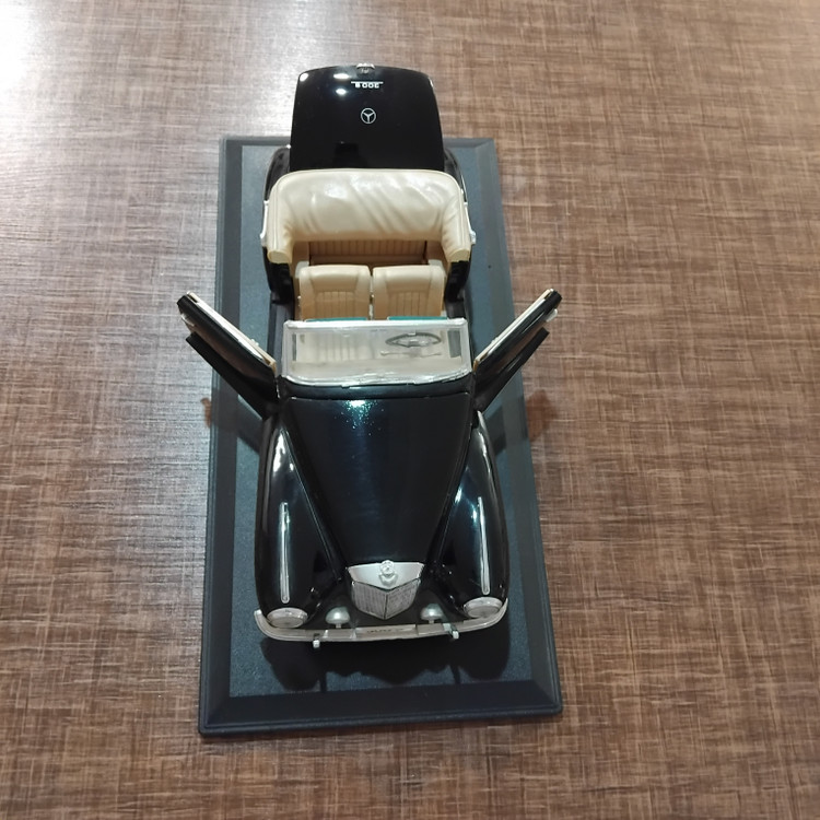 ماکت فلزی مرسدس بنز کلاسیک مدلs 300 (maisto) سال 1955